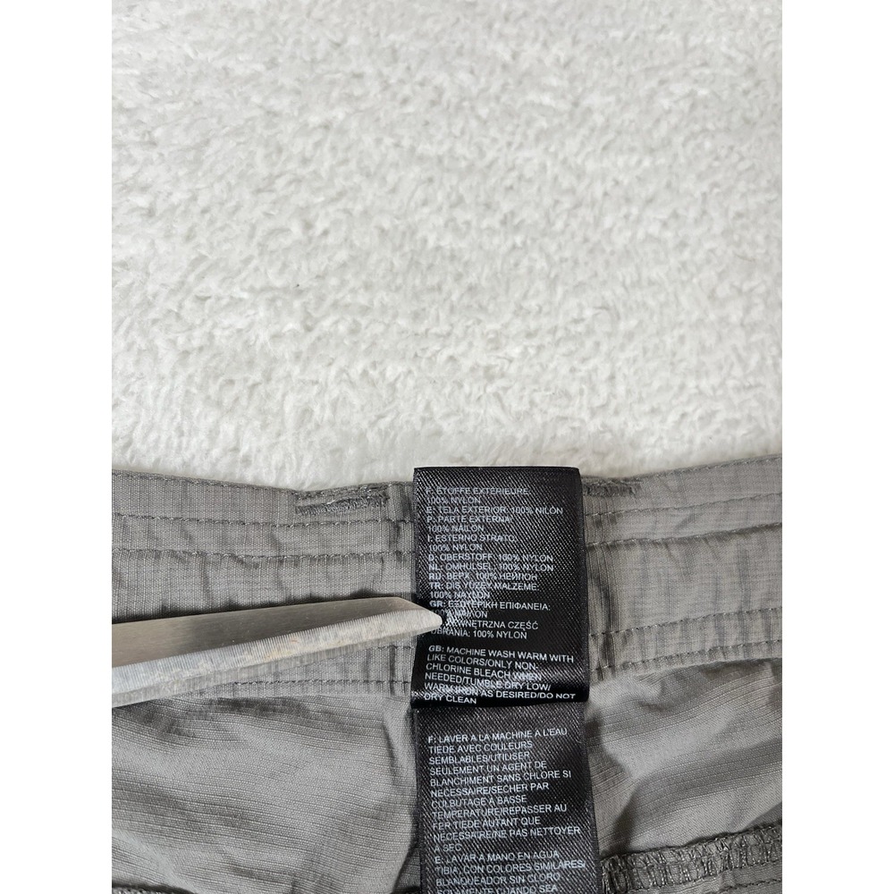 The North Face Gray Utility Pockets Hiking Camping Shorts Women's Sz 14 36x10 - Picture 7 of 10